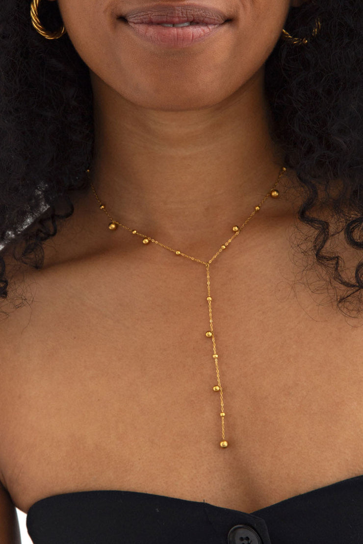 Klara - Lariat Necklace with Gold dots