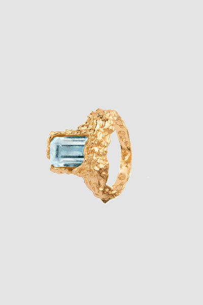 Paragon Gaze Ring Sky Blue - Topaz Gilded