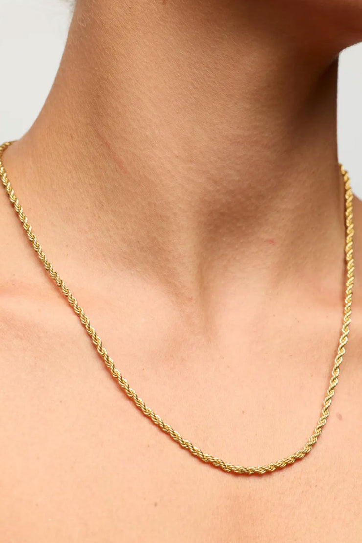 The Medium Necklace Gold