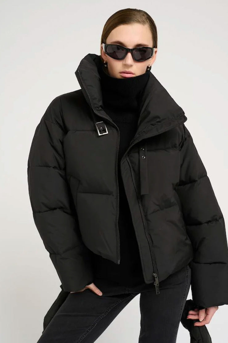 PinaraGZ Short Puffer - Black